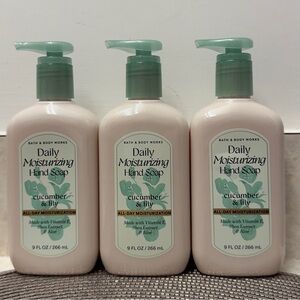 NWT Bath & Body Works Daily Moisturizing Hand Soap - Cucumber & Lily Set